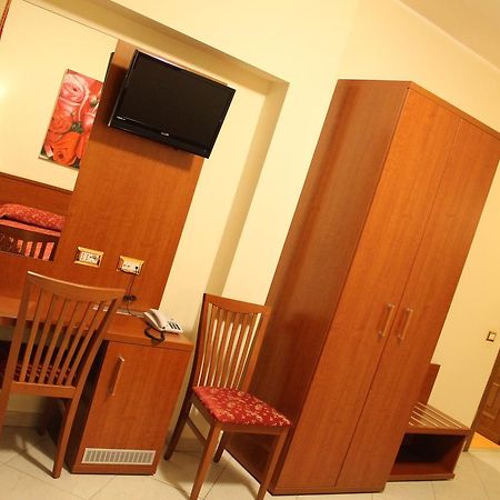 Hotel Vitti Rome Luaran gambar
