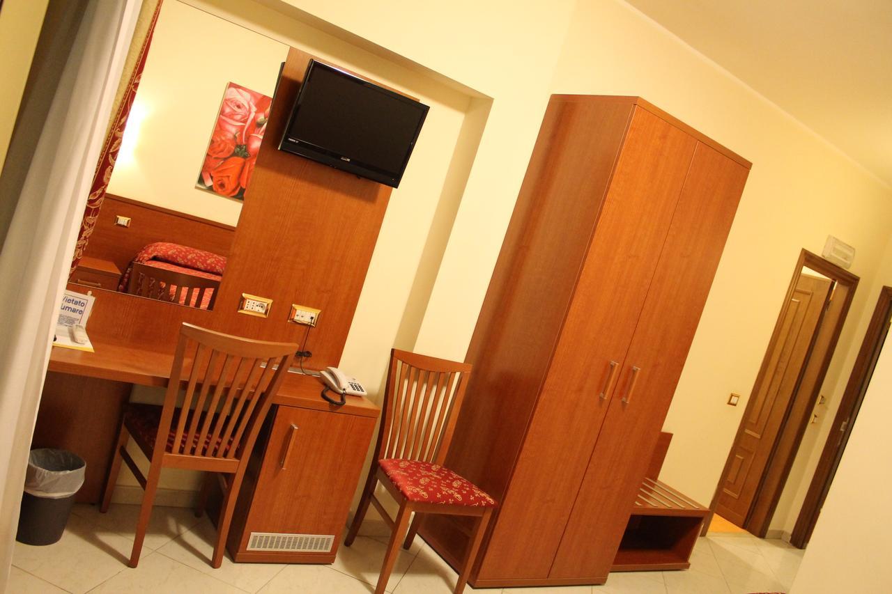 Hotel Vitti Rome Luaran gambar