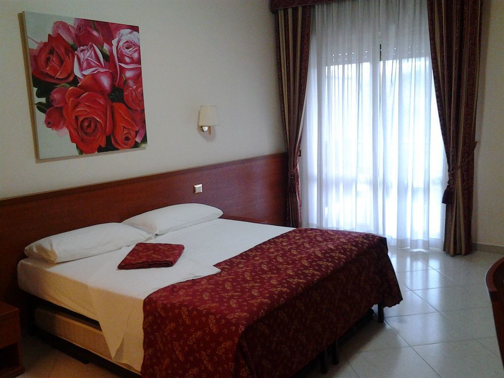 Hotel Vitti Rome Luaran gambar